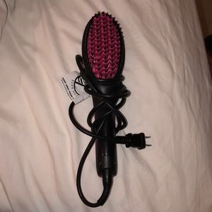 Simply straight heated brush through straightener